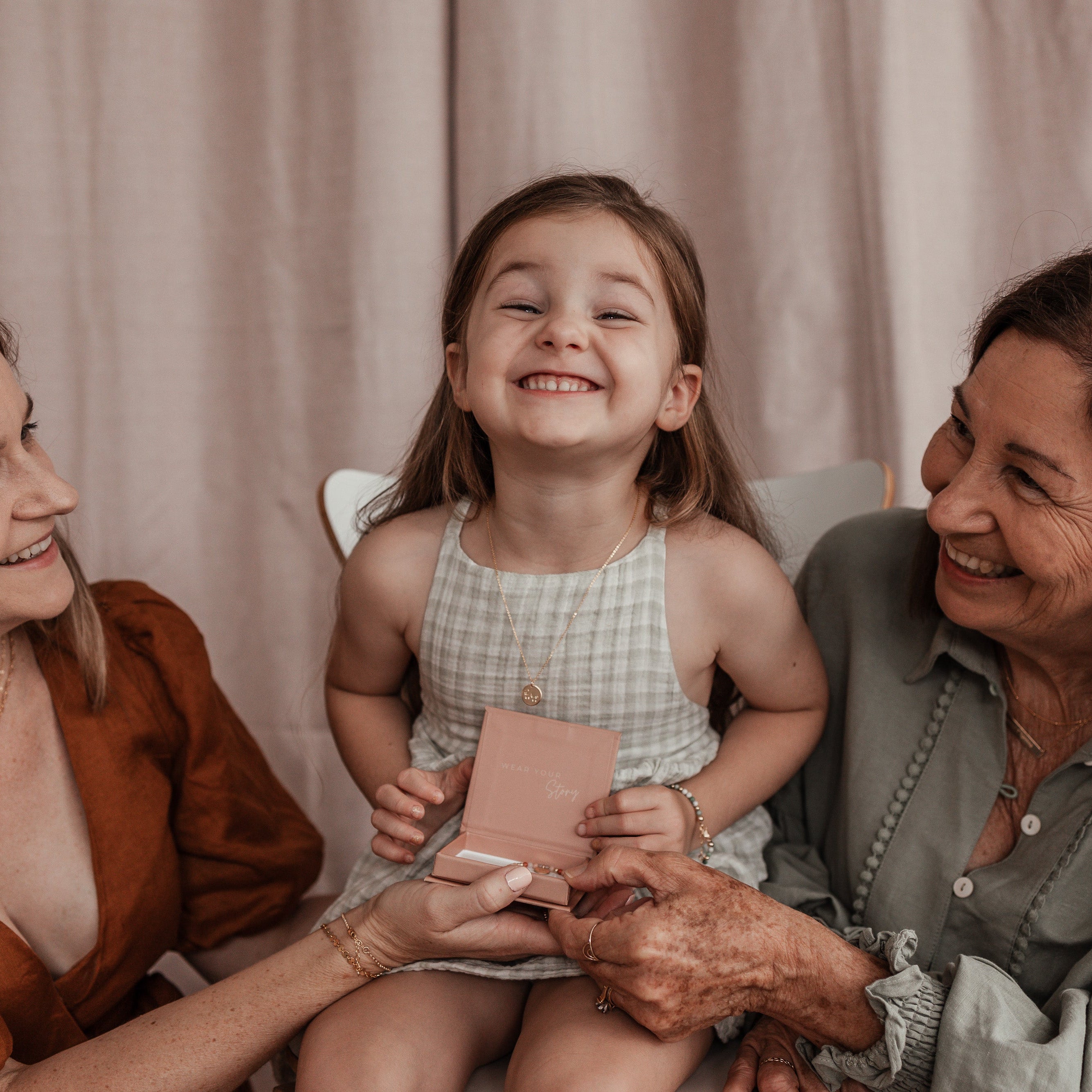 Gifting: The School Mum Who Has Her Hands Full (and Her Style Sorted)