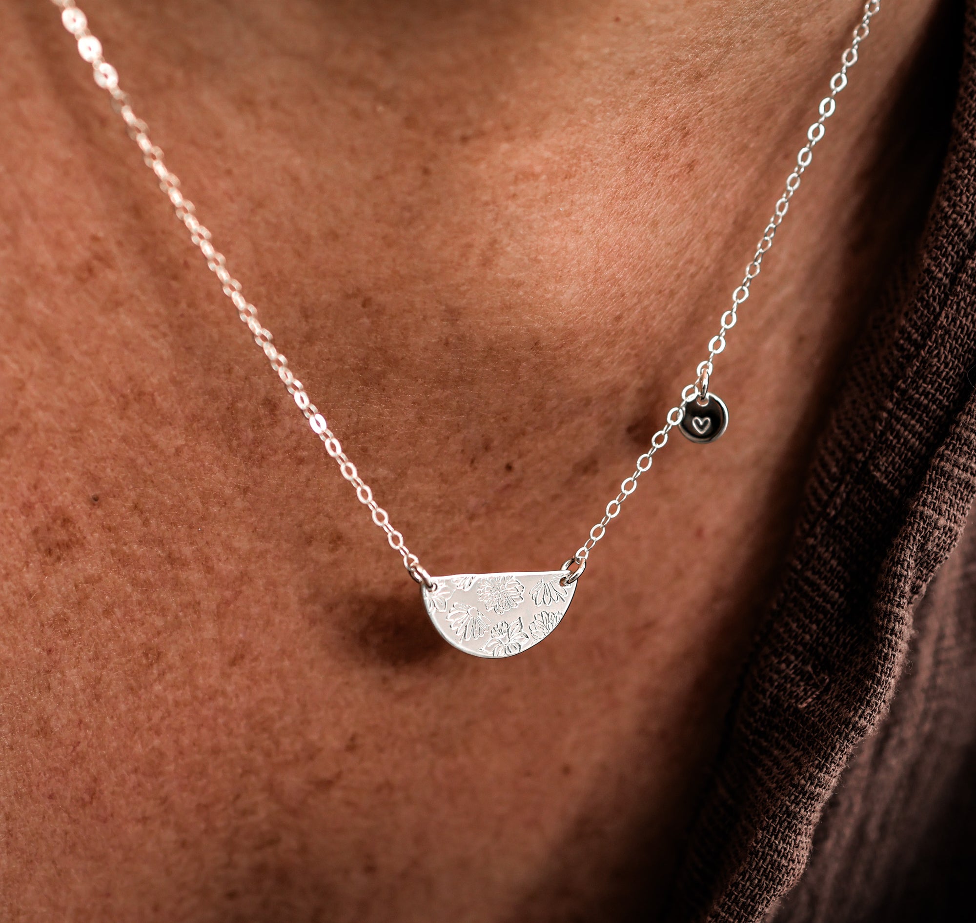 Personalised jewellery - KBN Jewellery - handmade jewellery – Personalised Jewellery gifts – Dainty jewellery- Dainty necklace – flower stamp necklace – birth month flower jewellery – flower necklace