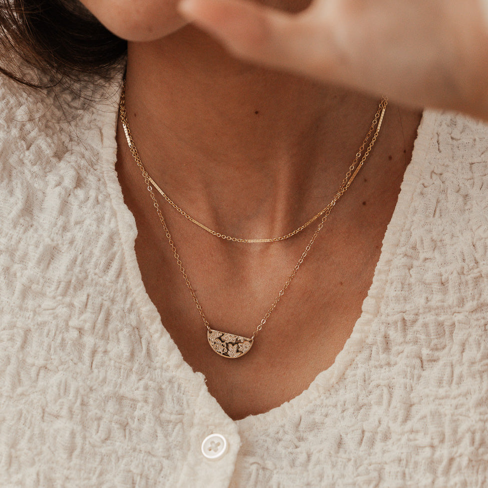 Personalised jewellery - KBN Jewellery - handmade jewellery – Personalised Jewellery gifts – Dainty jewellery- Dainty necklace – flower stamp necklace – birth month flower jewellery – flower necklace
