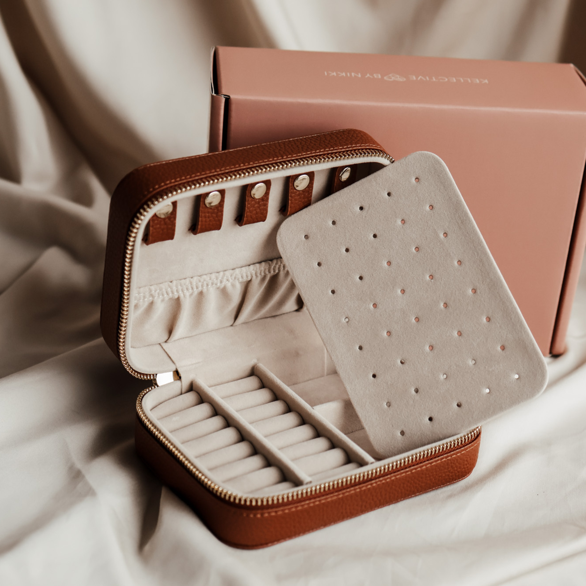 Personalised jewellery - KBN Jewellery - handmade jewellery – custom jewellery gifts – jewellery cases – brown jewellery box – jewellery case – travel jewellery case – personalised jewellery case 