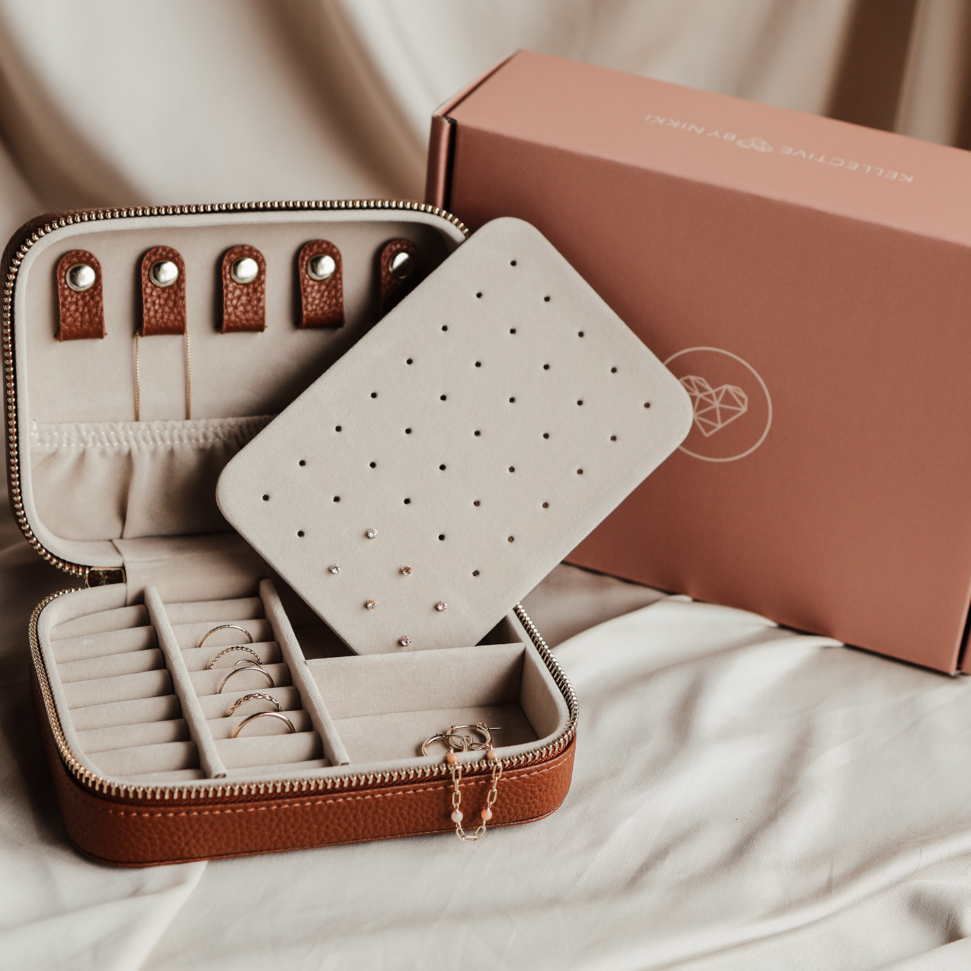 Personalised jewellery - KBN Jewellery - handmade jewellery – custom jewellery gifts – jewellery cases – brown jewellery box – jewellery case – travel jewellery case – personalised jewellery case 