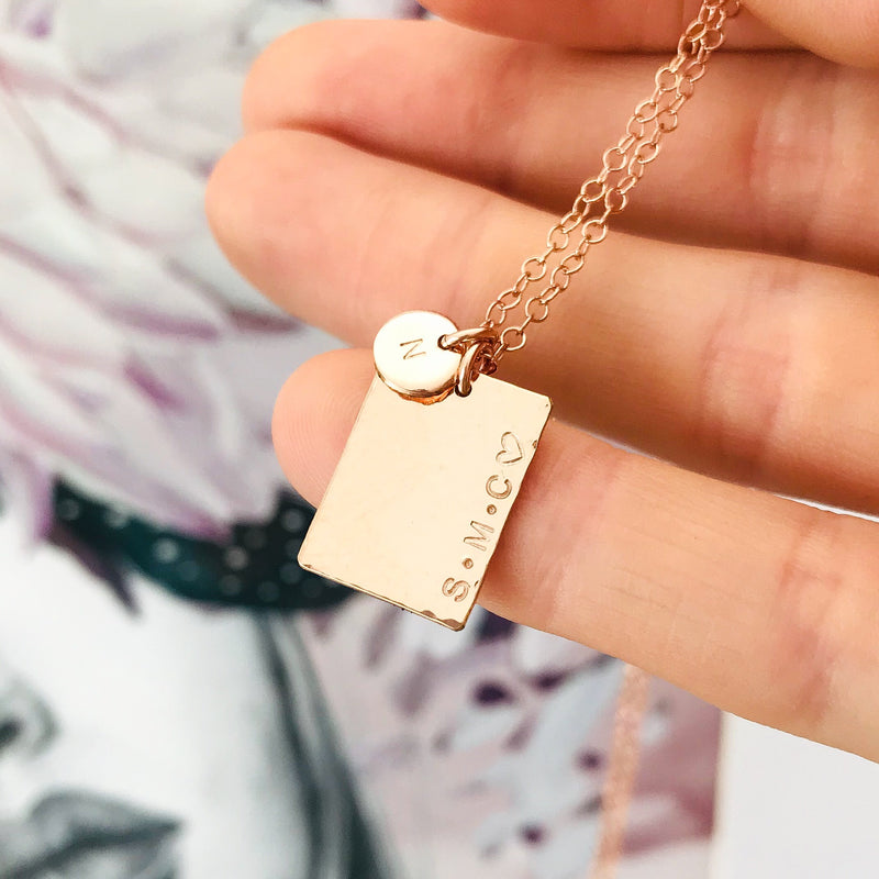 Ari • Rectangle & Tiny Pendant