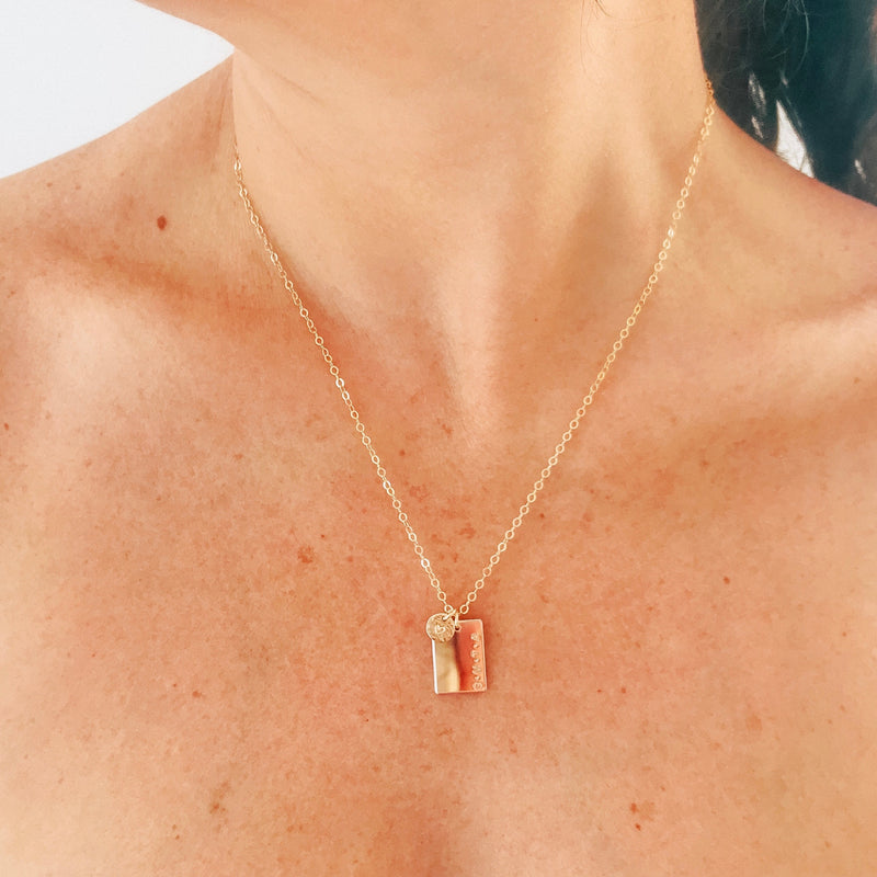 Ari • Rectangle & Tiny Pendant